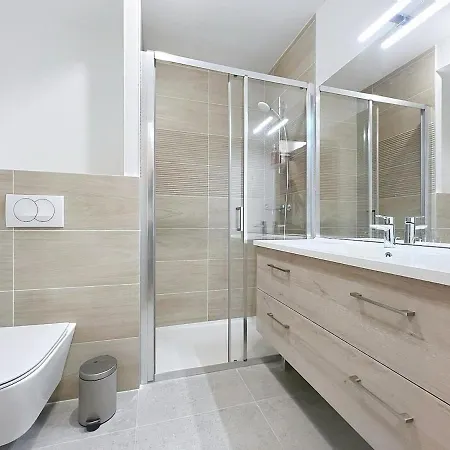 New Duplex 147 M Modern, Spacious 13 People * 拉普拉涅